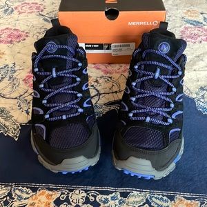 NIB Merrell Moab 2 Vent Hiking Shoes. Women’s size 9.5.